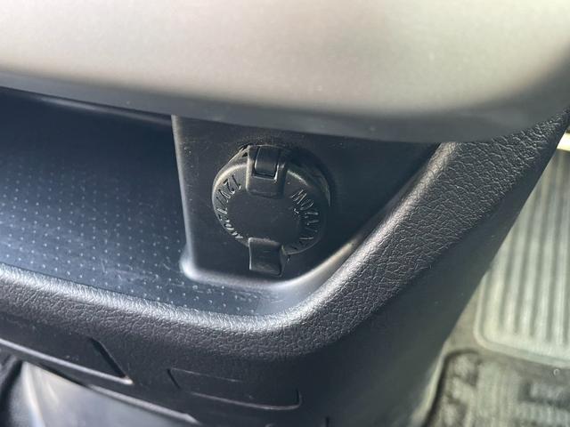 ノア Ｓｉ　ユーザー買取車　禁煙車　社外９インチナビ　アルパインフリップダウンモニター　両側電動スライドドア　バックカメラ　パドルシフト　プッシュスタート　ＥＴＣ　ＢＬＵＥＴＯＯＴＨ　純正アルミ　車検整備付（35枚目）