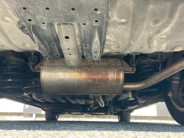 ノア Ｓｉ　ユーザー買取車　禁煙車　社外９インチナビ　アルパインフリップダウンモニター　両側電動スライドドア　バックカメラ　パドルシフト　プッシュスタート　ＥＴＣ　ＢＬＵＥＴＯＯＴＨ　純正アルミ　車検整備付（41枚目）