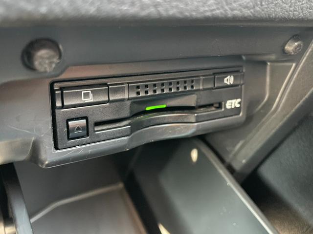 ヴェルファイア 2.4Z 禁煙 オットマンシート 純正SDナビ・フルセグ バックカメラ・サイドカメラ・フロントカメラ 両側電動スライドドア 前後クリアランスソナー ETC BLUETOOTH スペアキー 純正アルミ 車検整備付(13枚目)