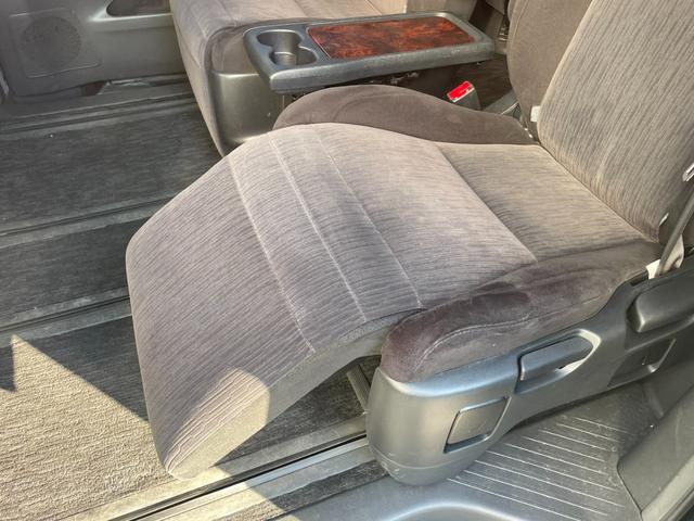 ヴェルファイア 2.4Z 禁煙 オットマンシート 純正SDナビ・フルセグ バックカメラ・サイドカメラ・フロントカメラ 両側電動スライドドア 前後クリアランスソナー ETC BLUETOOTH スペアキー 純正アルミ 車検整備付(30枚目)