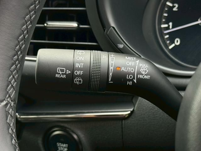 MAZDA3ファストバック 15Sツーリング 禁煙 純正ナビ アラウンドビューモニター ETC 前後ドラレコ アダプティブクルーズコントロール ブラインドスポットモニター ヘッドアップディスプレイ Bホールド 前後クリソナ スペアキー 車検整備付(13枚目)