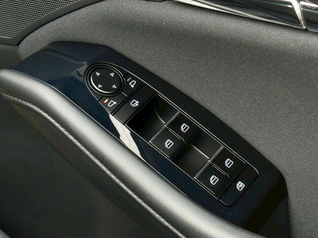 MAZDA3ファストバック 15Sツーリング 禁煙 純正ナビ アラウンドビューモニター ETC 前後ドラレコ アダプティブクルーズコントロール ブラインドスポットモニター ヘッドアップディスプレイ Bホールド 前後クリソナ スペアキー 車検整備付(29枚目)