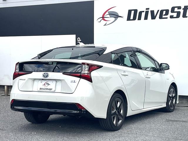 プリウス Ｓツーリングセレクション　禁煙　黒革シート　純正ナビ　バックカメラ　トヨタセーフティセンス　前席シートヒーター　アダプティブクルーズコントロール　前後クリアランスソナー　ＥＴＣ　スペアキー　取説保証書付　純正アルミ　点検整備付（7枚目）