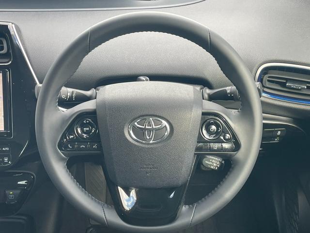 プリウス Ｓツーリングセレクション　禁煙　黒革シート　純正ナビ　バックカメラ　トヨタセーフティセンス　前席シートヒーター　アダプティブクルーズコントロール　前後クリアランスソナー　ＥＴＣ　スペアキー　取説保証書付　純正アルミ　点検整備付（17枚目）