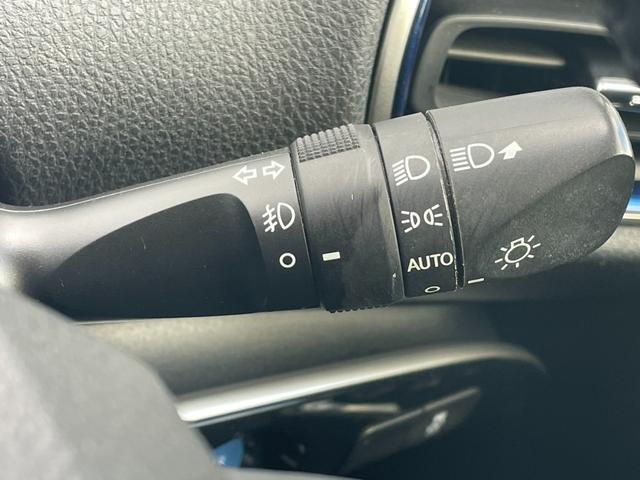 プリウス Ｓツーリングセレクション　禁煙　黒革シート　純正ナビ　バックカメラ　トヨタセーフティセンス　前席シートヒーター　アダプティブクルーズコントロール　前後クリアランスソナー　ＥＴＣ　スペアキー　取説保証書付　純正アルミ　点検整備付（21枚目）