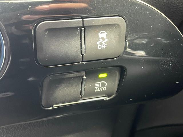 プリウス Ｓツーリングセレクション　禁煙　黒革シート　純正ナビ　バックカメラ　トヨタセーフティセンス　前席シートヒーター　アダプティブクルーズコントロール　前後クリアランスソナー　ＥＴＣ　スペアキー　取説保証書付　純正アルミ　点検整備付（24枚目）