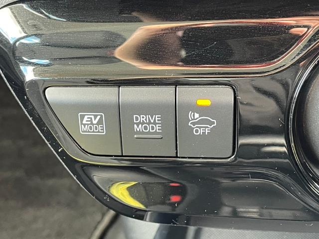 プリウス Ｓツーリングセレクション　禁煙　黒革シート　純正ナビ　バックカメラ　トヨタセーフティセンス　前席シートヒーター　アダプティブクルーズコントロール　前後クリアランスソナー　ＥＴＣ　スペアキー　取説保証書付　純正アルミ　点検整備付（25枚目）