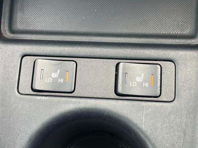 プリウス Ｓツーリングセレクション　禁煙　黒革シート　純正ナビ　バックカメラ　トヨタセーフティセンス　前席シートヒーター　アダプティブクルーズコントロール　前後クリアランスソナー　ＥＴＣ　スペアキー　取説保証書付　純正アルミ　点検整備付（26枚目）