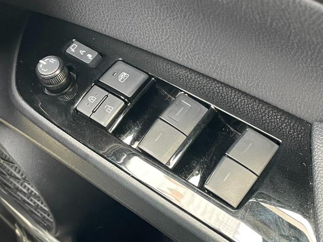 プリウス Ｓツーリングセレクション　禁煙　黒革シート　純正ナビ　バックカメラ　トヨタセーフティセンス　前席シートヒーター　アダプティブクルーズコントロール　前後クリアランスソナー　ＥＴＣ　スペアキー　取説保証書付　純正アルミ　点検整備付（27枚目）