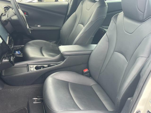 プリウス Ｓツーリングセレクション　禁煙　黒革シート　純正ナビ　バックカメラ　トヨタセーフティセンス　前席シートヒーター　アダプティブクルーズコントロール　前後クリアランスソナー　ＥＴＣ　スペアキー　取説保証書付　純正アルミ　点検整備付（33枚目）