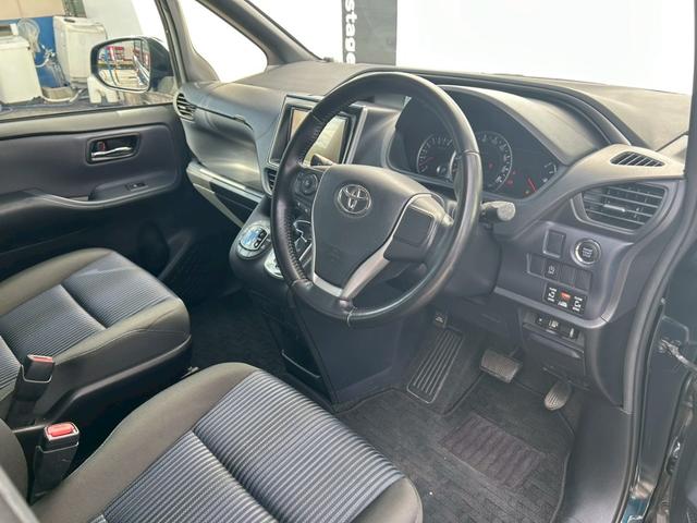 ヴォクシー ZS 煌 禁煙車 社外9インチナビ バックカメラ ETC Bluetooth 両側電動スライドドア 純正16インチアルミ LEDヘッドライト 7人乗り プッシュスタート スマートキー 車検整備付き(24枚目)