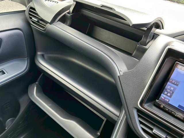 ヴォクシー ZS 煌 禁煙車 社外9インチナビ バックカメラ ETC Bluetooth 両側電動スライドドア 純正16インチアルミ LEDヘッドライト 7人乗り プッシュスタート スマートキー 車検整備付き(42枚目)