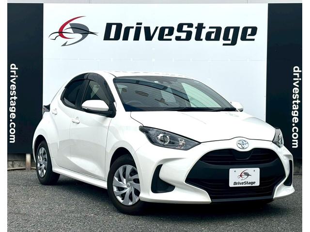 ヤリス Ｘ　禁煙車　トヨタセーフティセンス　純正ディスプレイオーディオ　アップルカープレイアンドロイドオート対応　Ｂｌｕｅｔｏｏｔｈ　ＵＳＢ　ＥＴＣ　前後ドライブレコーダー　バックカメラ　オートライト　車検整備付（6枚目）