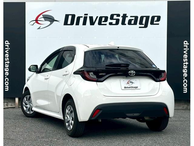 ヤリス Ｘ　禁煙車　トヨタセーフティセンス　純正ディスプレイオーディオ　アップルカープレイアンドロイドオート対応　Ｂｌｕｅｔｏｏｔｈ　ＵＳＢ　ＥＴＣ　前後ドライブレコーダー　バックカメラ　オートライト　車検整備付（7枚目）
