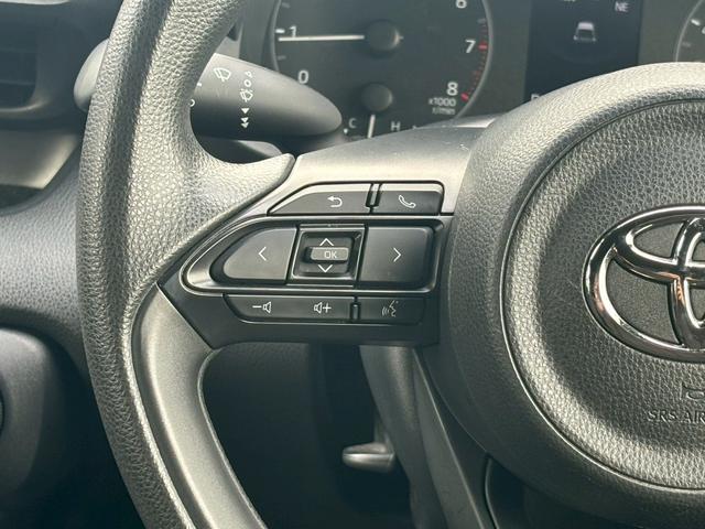 ヤリス Ｘ　禁煙車　トヨタセーフティセンス　純正ディスプレイオーディオ　アップルカープレイアンドロイドオート対応　Ｂｌｕｅｔｏｏｔｈ　ＵＳＢ　ＥＴＣ　前後ドライブレコーダー　バックカメラ　オートライト　車検整備付（12枚目）