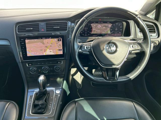 ゴルフ TSIコンフォートライン テックエディション 禁煙車 ワンオーナー 衝突軽減ブレーキ 追従機能 デジタルメーター 純正ナビ 地デジTV バックカメラ ETC ドラレコ Bluetooth LEDヘッドライト パドルシフト 純正17インチアルミ(11枚目)