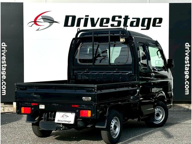 スーパーキャリイ Ｘ　禁煙車　三方開　４ＷＤ　ＡＴ車　クリアランスソナー　カロッツェリアナビ　フルセグ　オーバーヘッドコンソール　作業灯　荷台マット　ＨＩＤ　Ｂｌｕｅｔｏｏｔｈ　ＥＴＣ　　衝突軽減ブレーキ　車検整備付（7枚目）