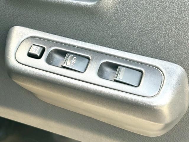 スーパーキャリイ Ｘ　禁煙車　三方開　４ＷＤ　ＡＴ車　クリアランスソナー　カロッツェリアナビ　フルセグ　オーバーヘッドコンソール　作業灯　荷台マット　ＨＩＤ　Ｂｌｕｅｔｏｏｔｈ　ＥＴＣ　　衝突軽減ブレーキ　車検整備付（20枚目）
