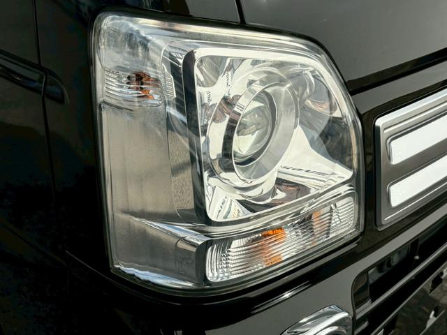 スーパーキャリイ Ｘ　禁煙車　三方開　４ＷＤ　ＡＴ車　クリアランスソナー　カロッツェリアナビ　フルセグ　オーバーヘッドコンソール　作業灯　荷台マット　ＨＩＤ　Ｂｌｕｅｔｏｏｔｈ　ＥＴＣ　　衝突軽減ブレーキ　車検整備付（30枚目）