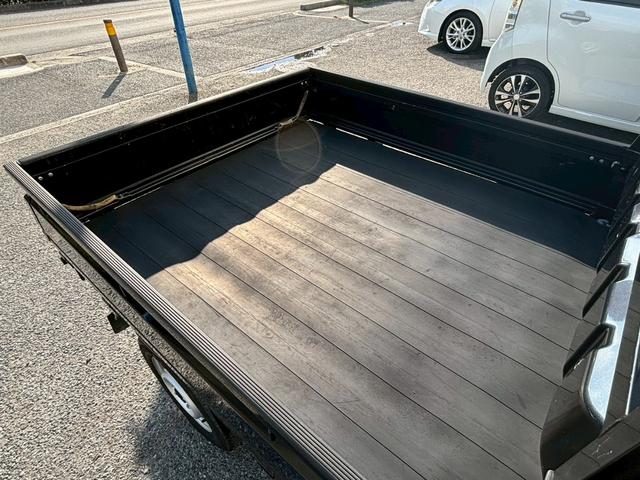 スーパーキャリイ Ｘ　禁煙車　三方開　４ＷＤ　ＡＴ車　クリアランスソナー　カロッツェリアナビ　フルセグ　オーバーヘッドコンソール　作業灯　荷台マット　ＨＩＤ　Ｂｌｕｅｔｏｏｔｈ　ＥＴＣ　　衝突軽減ブレーキ　車検整備付（40枚目）