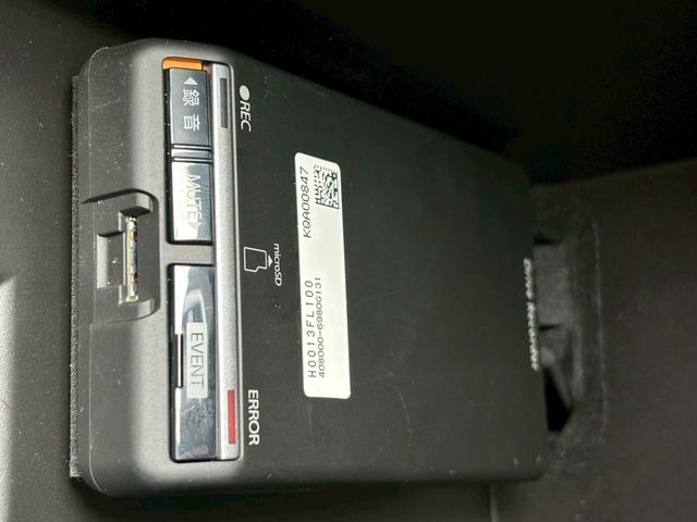 インプレッサスポーツ ２．０ｉ－Ｓアイサイト　禁煙車　アイサイト　ＳＴＩフロントスポイラー　純正ダイヤトーンナビＴＶ　バックカメラ　ＥＴＣ　ドラレコ　純正１８インチアルミ　ＬＥＤ　クリソナ　パワーシート　パドルシフト　スペアキー　車検整備付（13枚目）