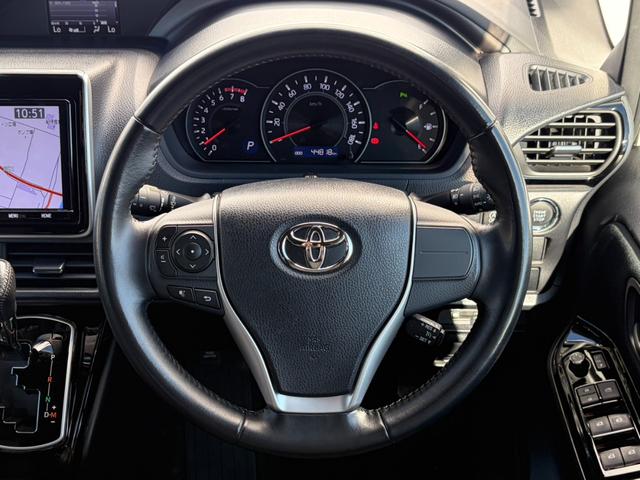 ノア Si 禁煙車 純正9インチナビ バックカメラ トヨタセーフティセンス ETC ドラレコ クルーズコントロール パワースライドドア クリアランスソナー LEDヘッドライト スマキー スペアキー 点検整備付(18枚目)