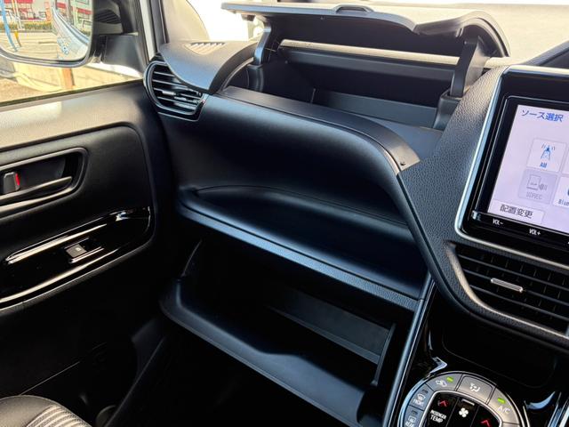 ノア Si 禁煙車 純正9インチナビ バックカメラ トヨタセーフティセンス ETC ドラレコ クルーズコントロール パワースライドドア クリアランスソナー LEDヘッドライト スマキー スペアキー 点検整備付(42枚目)