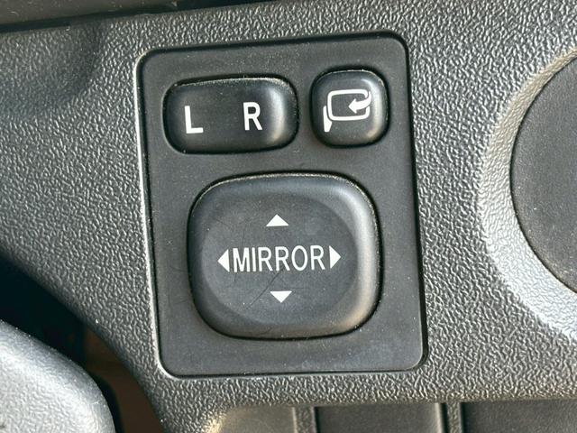 ハイエースバン ロングＤＸ　ＧＬパッケージ　禁煙車　社外ＳＤナビ・フルセグ　バックカメラ内臓ミラー　ＥＴＣ　ＬＥＤヘッドライト　両側スライドドア　Ｂｌｕｅｔｏｏｔｈ　ＣＤ・ＤＶＤ再生可　電格ミラー　フォグランプ　キーレス　スペアキー　車検整備付（16枚目）