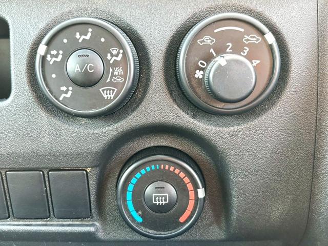 ハイエースバン ロングＤＸ　ＧＬパッケージ　禁煙車　社外ＳＤナビ・フルセグ　バックカメラ内臓ミラー　ＥＴＣ　ＬＥＤヘッドライト　両側スライドドア　Ｂｌｕｅｔｏｏｔｈ　ＣＤ・ＤＶＤ再生可　電格ミラー　フォグランプ　キーレス　スペアキー　車検整備付（20枚目）