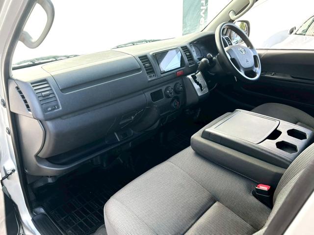 ハイエースバン ロングＤＸ　ＧＬパッケージ　禁煙車　社外ＳＤナビ・フルセグ　バックカメラ内臓ミラー　ＥＴＣ　ＬＥＤヘッドライト　両側スライドドア　Ｂｌｕｅｔｏｏｔｈ　ＣＤ・ＤＶＤ再生可　電格ミラー　フォグランプ　キーレス　スペアキー　車検整備付（27枚目）