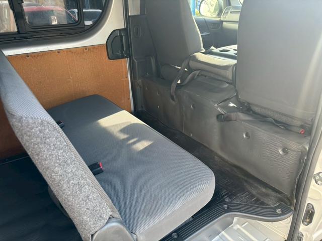 ハイエースバン ロングＤＸ　ＧＬパッケージ　禁煙車　社外ＳＤナビ・フルセグ　バックカメラ内臓ミラー　ＥＴＣ　ＬＥＤヘッドライト　両側スライドドア　Ｂｌｕｅｔｏｏｔｈ　ＣＤ・ＤＶＤ再生可　電格ミラー　フォグランプ　キーレス　スペアキー　車検整備付（31枚目）