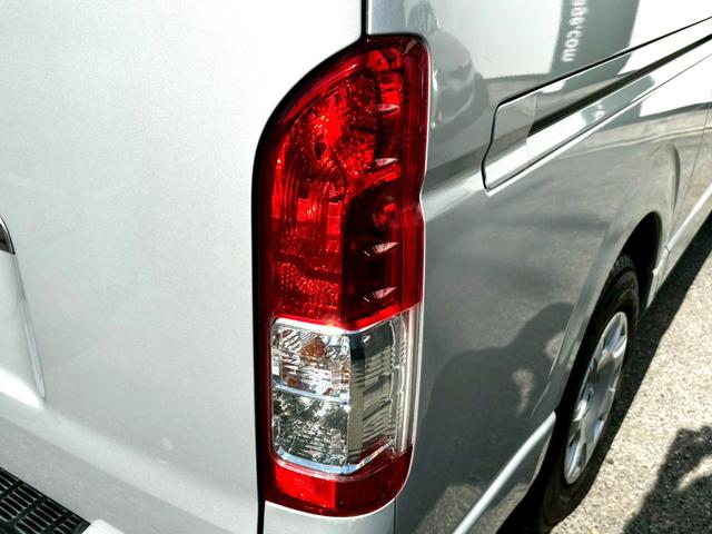 ハイエースバン ロングＤＸ　ＧＬパッケージ　禁煙車　社外ＳＤナビ・フルセグ　バックカメラ内臓ミラー　ＥＴＣ　ＬＥＤヘッドライト　両側スライドドア　Ｂｌｕｅｔｏｏｔｈ　ＣＤ・ＤＶＤ再生可　電格ミラー　フォグランプ　キーレス　スペアキー　車検整備付（40枚目）