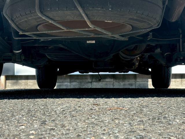 ハイエースバン ロングＤＸ　ＧＬパッケージ　禁煙車　社外ＳＤナビ・フルセグ　バックカメラ内臓ミラー　ＥＴＣ　ＬＥＤヘッドライト　両側スライドドア　Ｂｌｕｅｔｏｏｔｈ　ＣＤ・ＤＶＤ再生可　電格ミラー　フォグランプ　キーレス　スペアキー　車検整備付（42枚目）