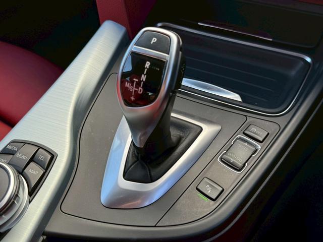 4シリーズ 428iグランクーペ Mスポーツ 禁煙車 衝突軽減ブレーキ 追従機能 サンルーフ 赤革シート シートヒーター 純正ナビ フルセグTVバックカメラ ETC 前後ドラレコ ヘッドアップディスプレイ 純正19インチアルミ 車検整備付き(10枚目)