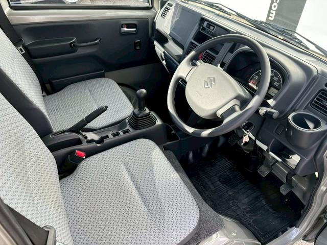 キャリイトラック KCスペシャル 禁煙車 5MT デュアルカメラブレーキサポート エアコン パワステ パワーウインドウ オートライト 運転席助手席エアバック 純正オーディオ ETC リアゲートチェーン アッパーメンバーガード キーレス(9枚目)