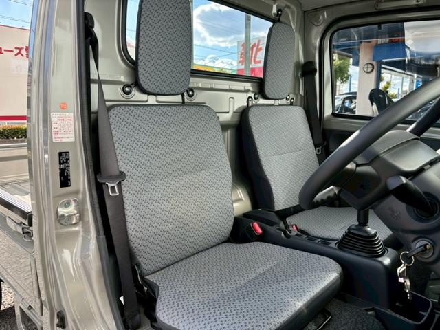キャリイトラック KCスペシャル 禁煙車 5MT デュアルカメラブレーキサポート エアコン パワステ パワーウインドウ オートライト 運転席助手席エアバック 純正オーディオ ETC リアゲートチェーン アッパーメンバーガード キーレス(10枚目)