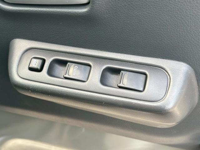 キャリイトラック KCスペシャル 禁煙車 5MT デュアルカメラブレーキサポート エアコン パワステ パワーウインドウ オートライト 運転席助手席エアバック 純正オーディオ ETC リアゲートチェーン アッパーメンバーガード キーレス(23枚目)