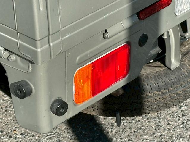 キャリイトラック KCスペシャル 禁煙車 5MT デュアルカメラブレーキサポート エアコン パワステ パワーウインドウ オートライト 運転席助手席エアバック 純正オーディオ ETC リアゲートチェーン アッパーメンバーガード キーレス(31枚目)