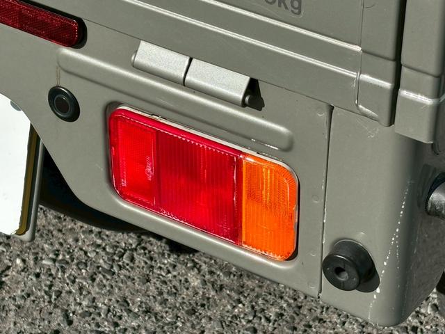 キャリイトラック KCスペシャル 禁煙車 5MT デュアルカメラブレーキサポート エアコン パワステ パワーウインドウ オートライト 運転席助手席エアバック 純正オーディオ ETC リアゲートチェーン アッパーメンバーガード キーレス(32枚目)