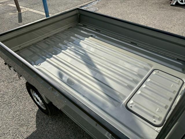キャリイトラック KCスペシャル 禁煙車 5MT デュアルカメラブレーキサポート エアコン パワステ パワーウインドウ オートライト 運転席助手席エアバック 純正オーディオ ETC リアゲートチェーン アッパーメンバーガード キーレス(35枚目)