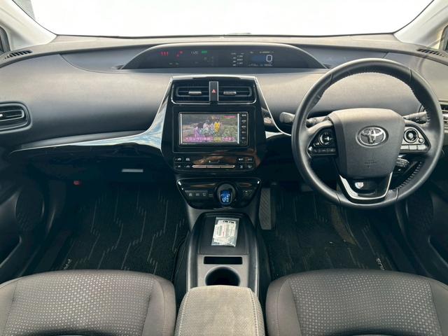 プリウス SセーフティプラスII 禁煙車 セーフティセンス 純正ナビ 全周囲カメラ モデリスタAW ETC ACC BSM 前後クリソナ LEDヘッドライト AC100V Bluetooth スペアタイヤ有 スペアキー 車検整備付(5枚目)
