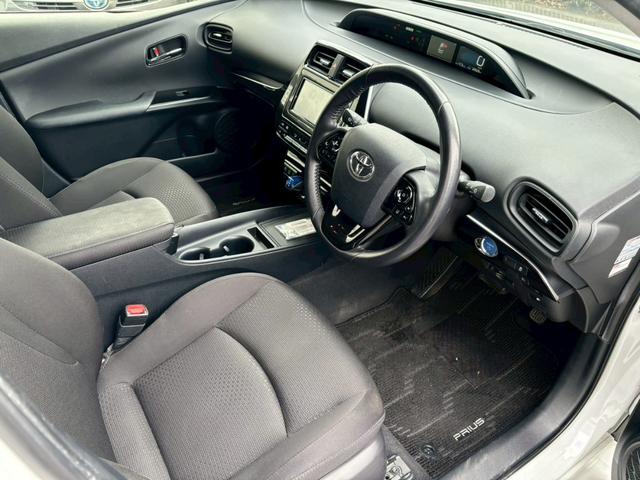 プリウス SセーフティプラスII 禁煙車 セーフティセンス 純正ナビ 全周囲カメラ モデリスタAW ETC ACC BSM 前後クリソナ LEDヘッドライト AC100V Bluetooth スペアタイヤ有 スペアキー 車検整備付(10枚目)