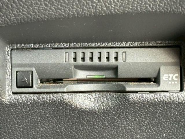 プリウス SセーフティプラスII 禁煙車 セーフティセンス 純正ナビ 全周囲カメラ モデリスタAW ETC ACC BSM 前後クリソナ LEDヘッドライト AC100V Bluetooth スペアタイヤ有 スペアキー 車検整備付(17枚目)