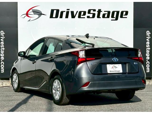 プリウス S 禁煙車 トヨタセーフティセンス 純正ナビ バックカメラ ETC 前後クリアランスソナー BLUETOOTH LEDヘッドライト 革巻きステアリング 純正15インチアルミホイール スペアキー 車検整備付(8枚目)