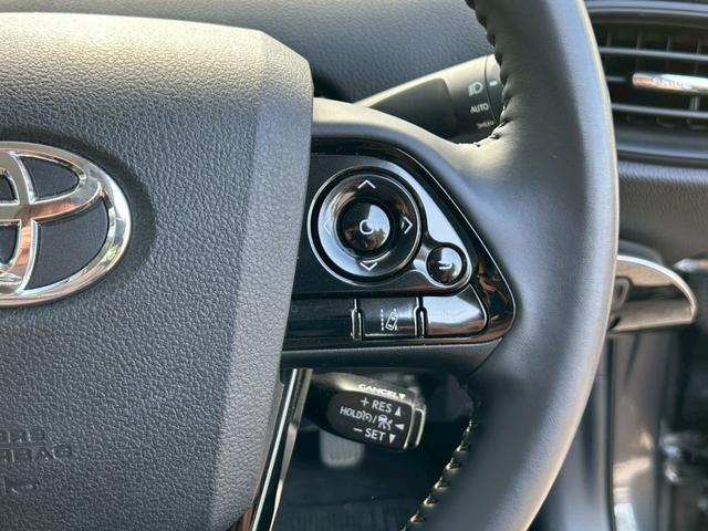 プリウス S 禁煙車 トヨタセーフティセンス 純正ナビ バックカメラ ETC 前後クリアランスソナー BLUETOOTH LEDヘッドライト 革巻きステアリング 純正15インチアルミホイール スペアキー 車検整備付(21枚目)