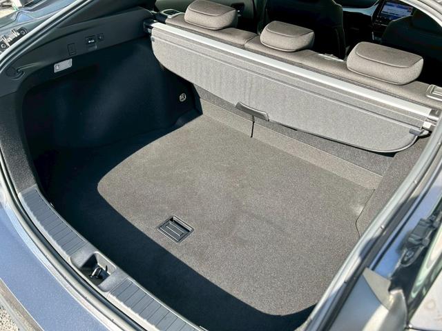 プリウス S 禁煙車 トヨタセーフティセンス 純正ナビ バックカメラ ETC 前後クリアランスソナー BLUETOOTH LEDヘッドライト 革巻きステアリング 純正15インチアルミホイール スペアキー 車検整備付(33枚目)