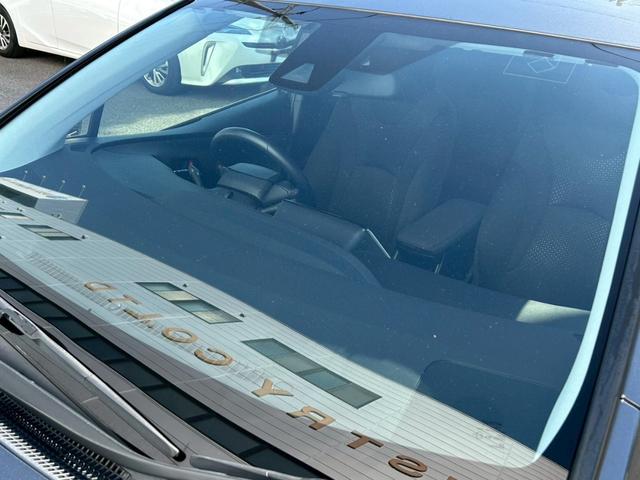 プリウス S 禁煙車 トヨタセーフティセンス 純正ナビ バックカメラ ETC 前後クリアランスソナー BLUETOOTH LEDヘッドライト 革巻きステアリング 純正15インチアルミホイール スペアキー 車検整備付(48枚目)