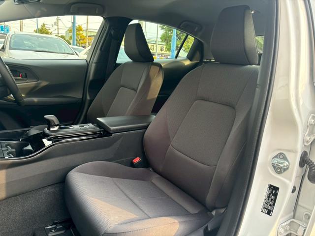 プリウス X 禁煙 ワンオーナー セーフティセンス 純正8インチディスプレイオーディオ バックカメラ ACC BSM ETC2.0 ブレーキホールド クリソナ スペアキー AC100V スペアタイヤ有 車検整備付(13枚目)