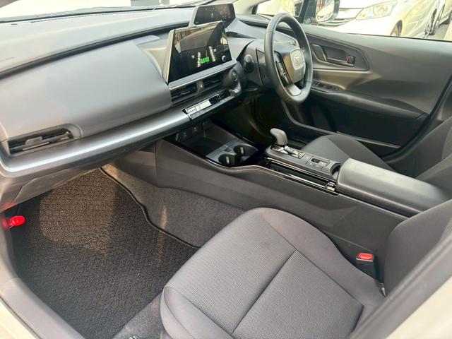 プリウス X 禁煙 ワンオーナー セーフティセンス 純正8インチディスプレイオーディオ バックカメラ ACC BSM ETC2.0 ブレーキホールド クリソナ スペアキー AC100V スペアタイヤ有 車検整備付(14枚目)