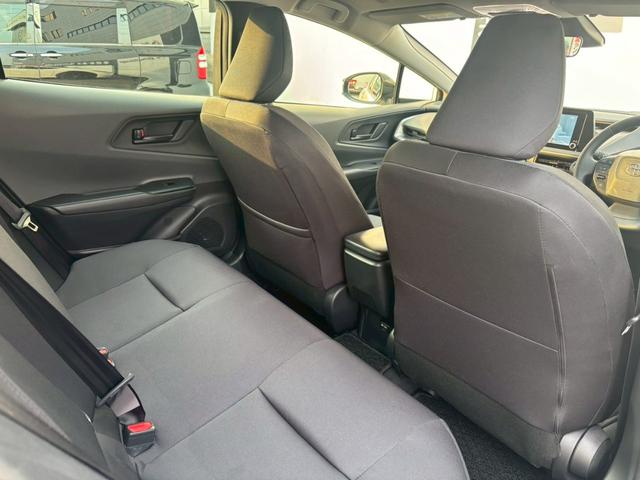 プリウス X 禁煙 ワンオーナー セーフティセンス 純正8インチディスプレイオーディオ バックカメラ ACC BSM ETC2.0 ブレーキホールド クリソナ スペアキー AC100V スペアタイヤ有 車検整備付(17枚目)